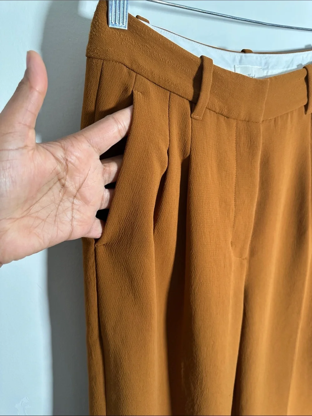 Wilfred Aritzia Rust Wide Leg Pleated Pants Size 4 Chic Tailored Fit High Waist! - Picture 9 of 11